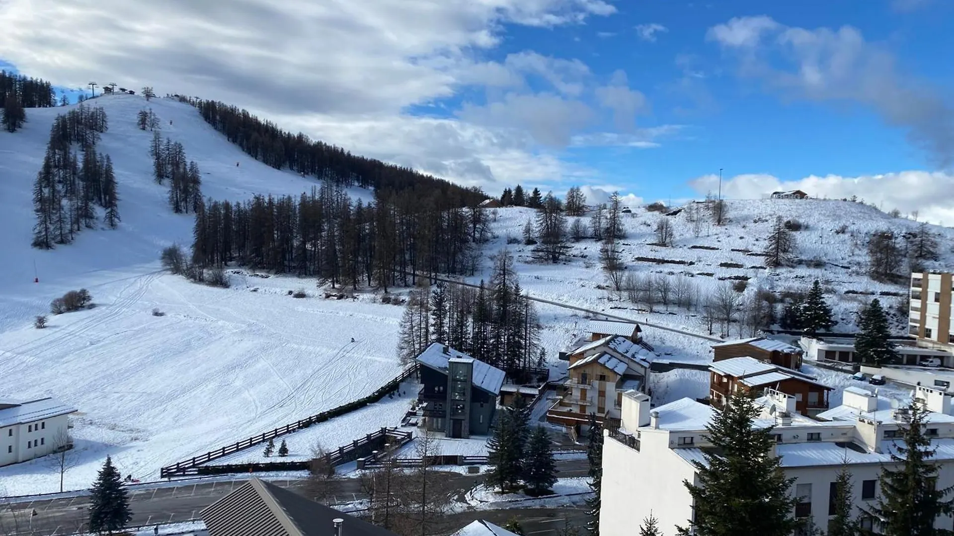 06Cn 8-10 Person Apartment With Terrace Valberg